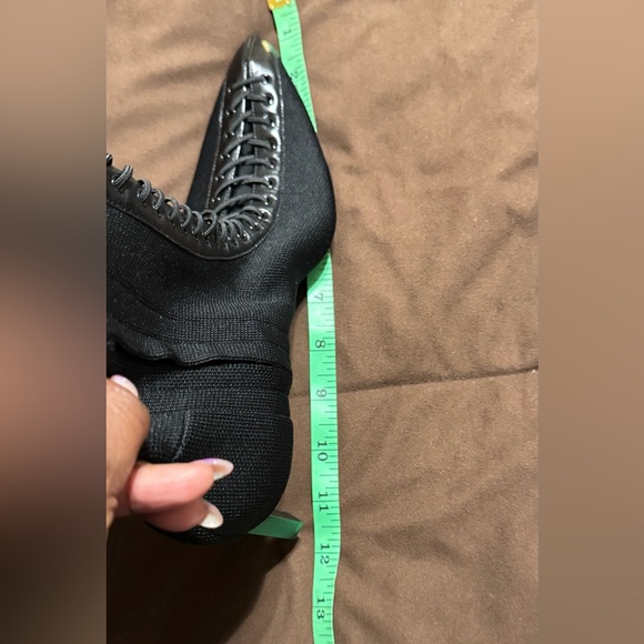 Givenchy - Picture 13 of 13